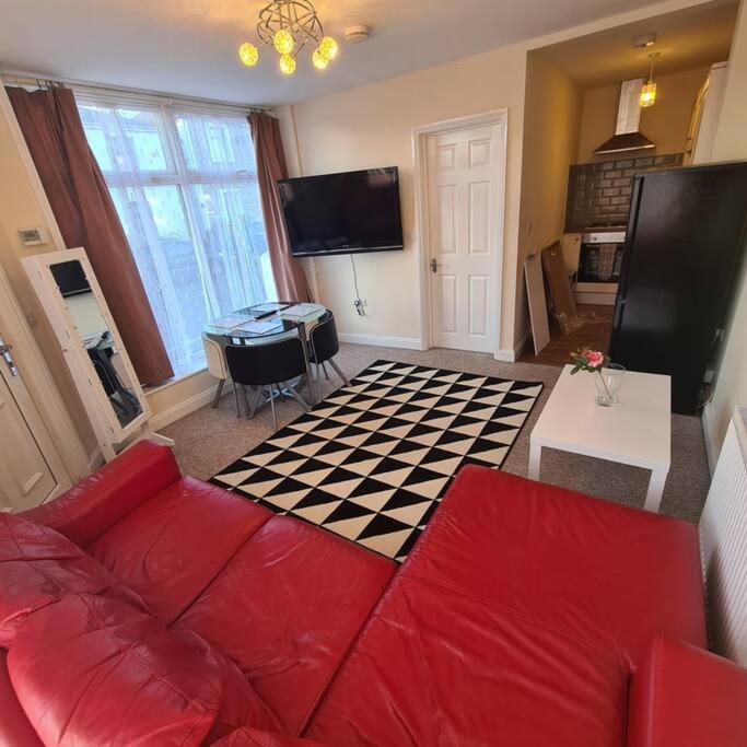 Groundfloor One Bedroom Apartment ライド エクステリア 写真